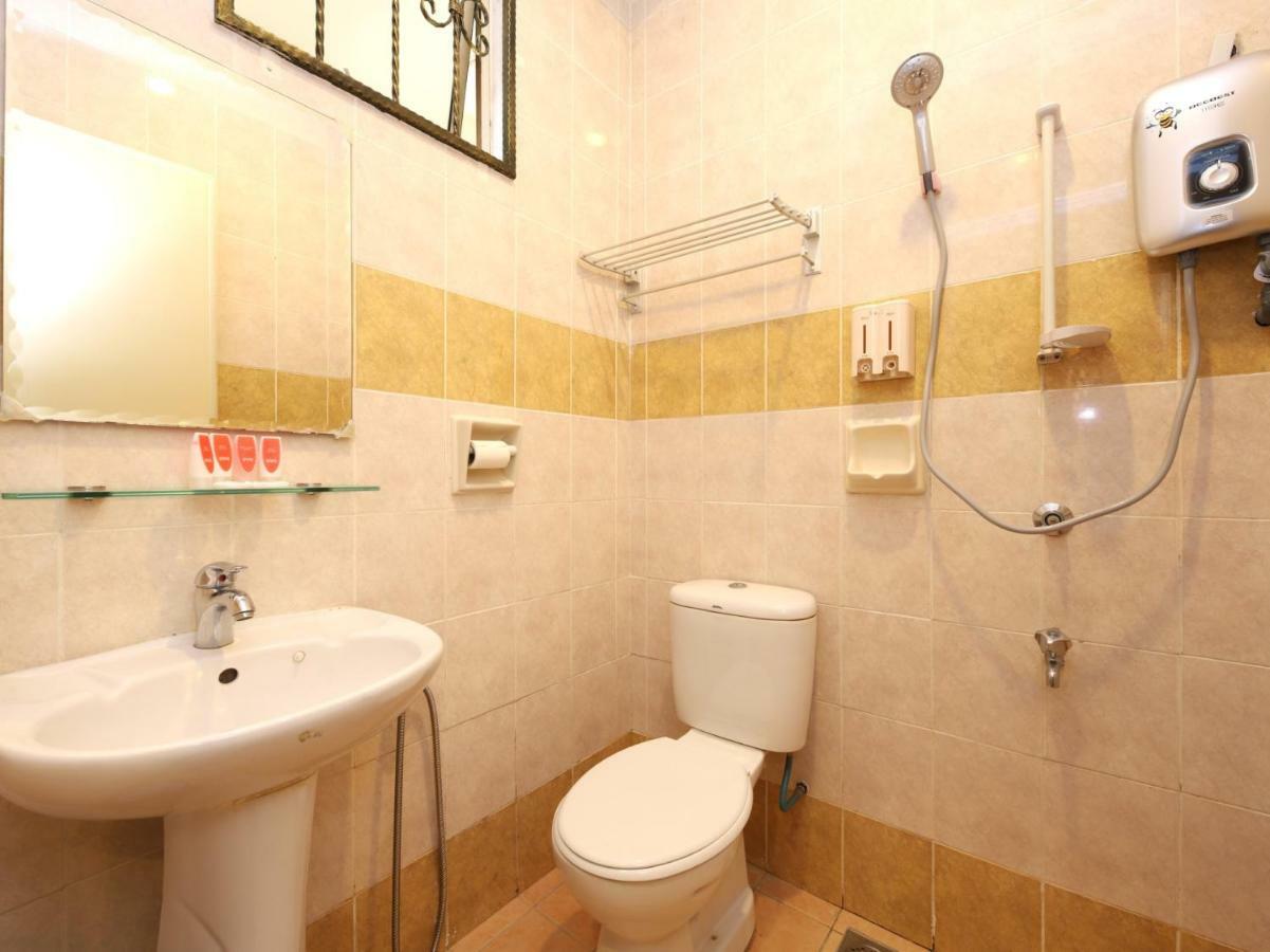 Oyo 750 Comfort Hotel Kota Kinabalu Buitenkant foto