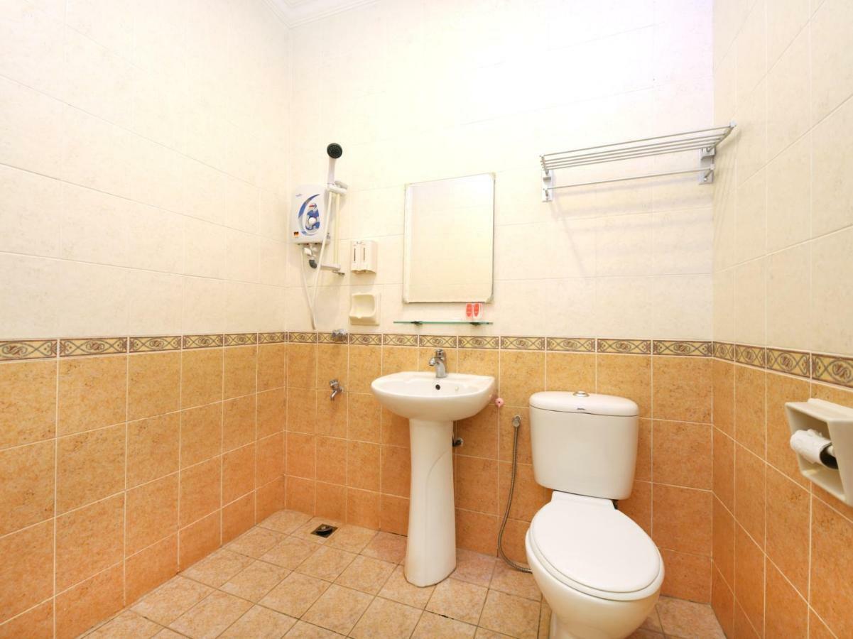 Oyo 750 Comfort Hotel Kota Kinabalu Buitenkant foto