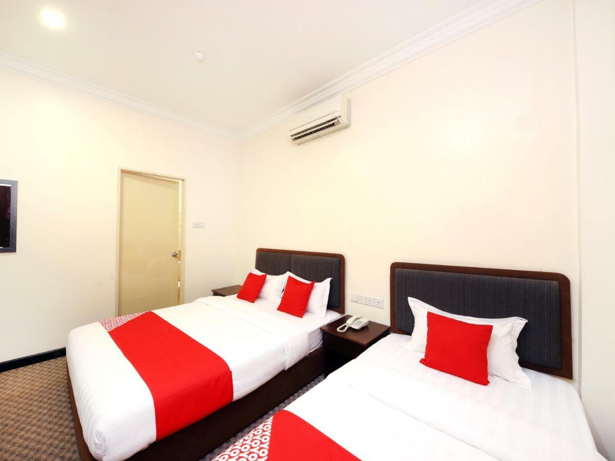 Oyo 750 Comfort Hotel Kota Kinabalu Buitenkant foto