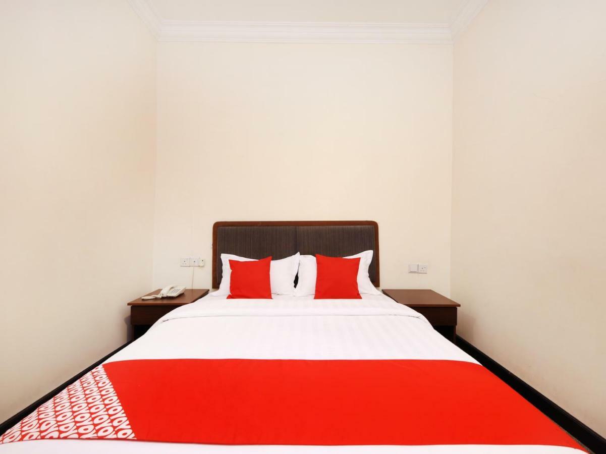 Oyo 750 Comfort Hotel Kota Kinabalu Buitenkant foto