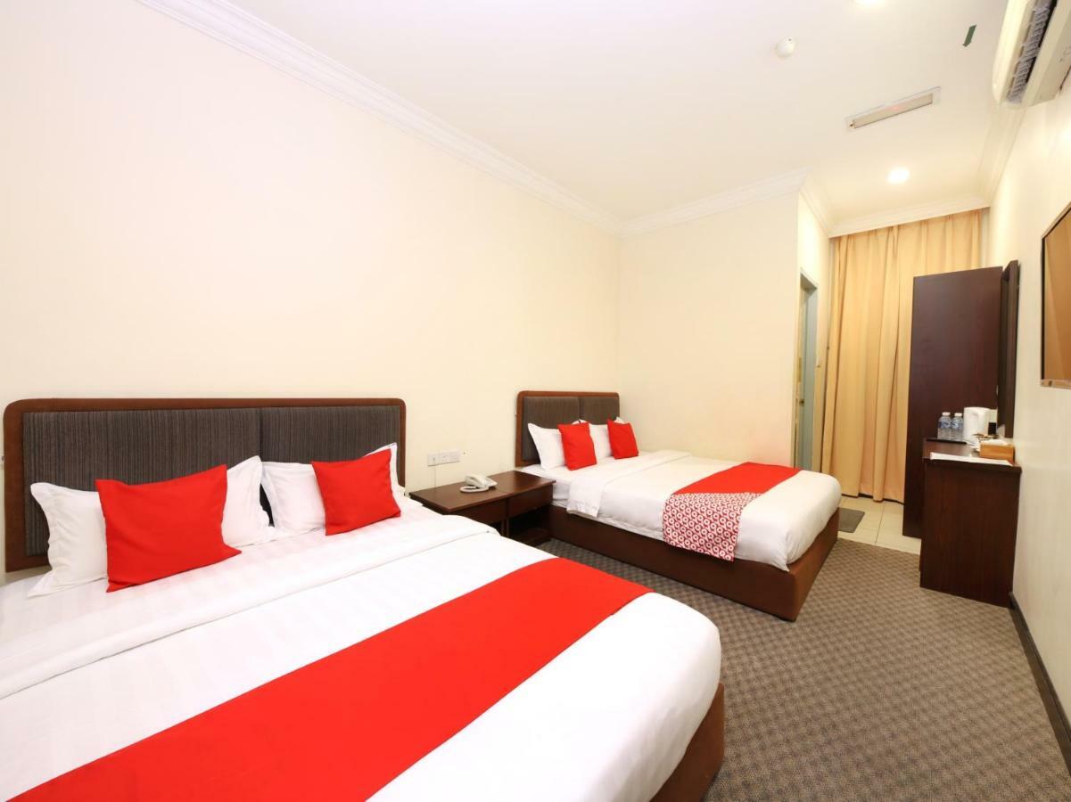 Oyo 750 Comfort Hotel Kota Kinabalu Buitenkant foto