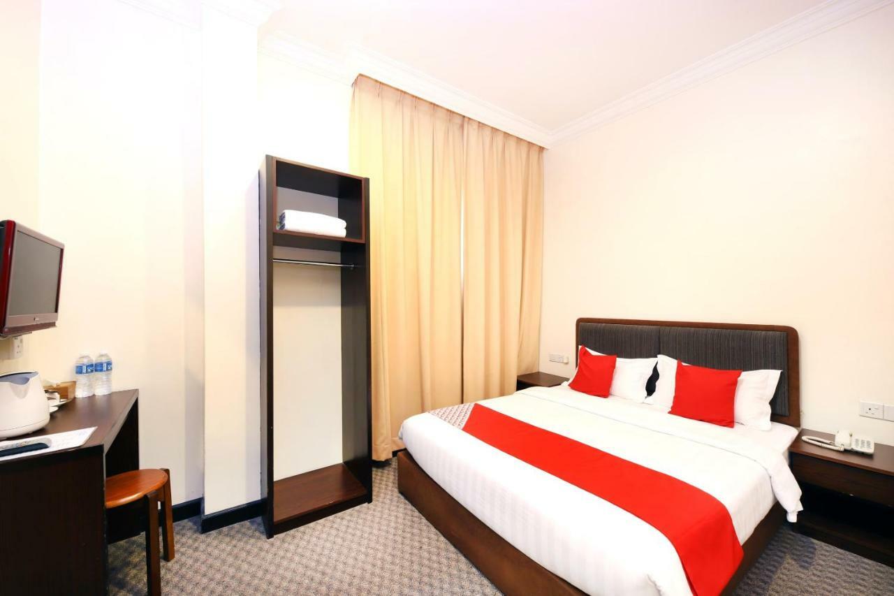 Oyo 750 Comfort Hotel Kota Kinabalu Buitenkant foto