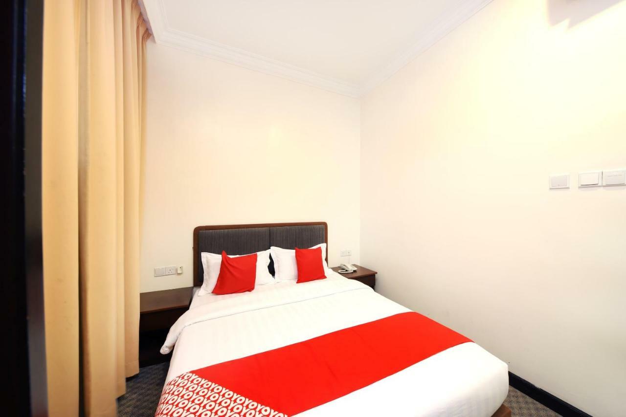 Oyo 750 Comfort Hotel Kota Kinabalu Buitenkant foto
