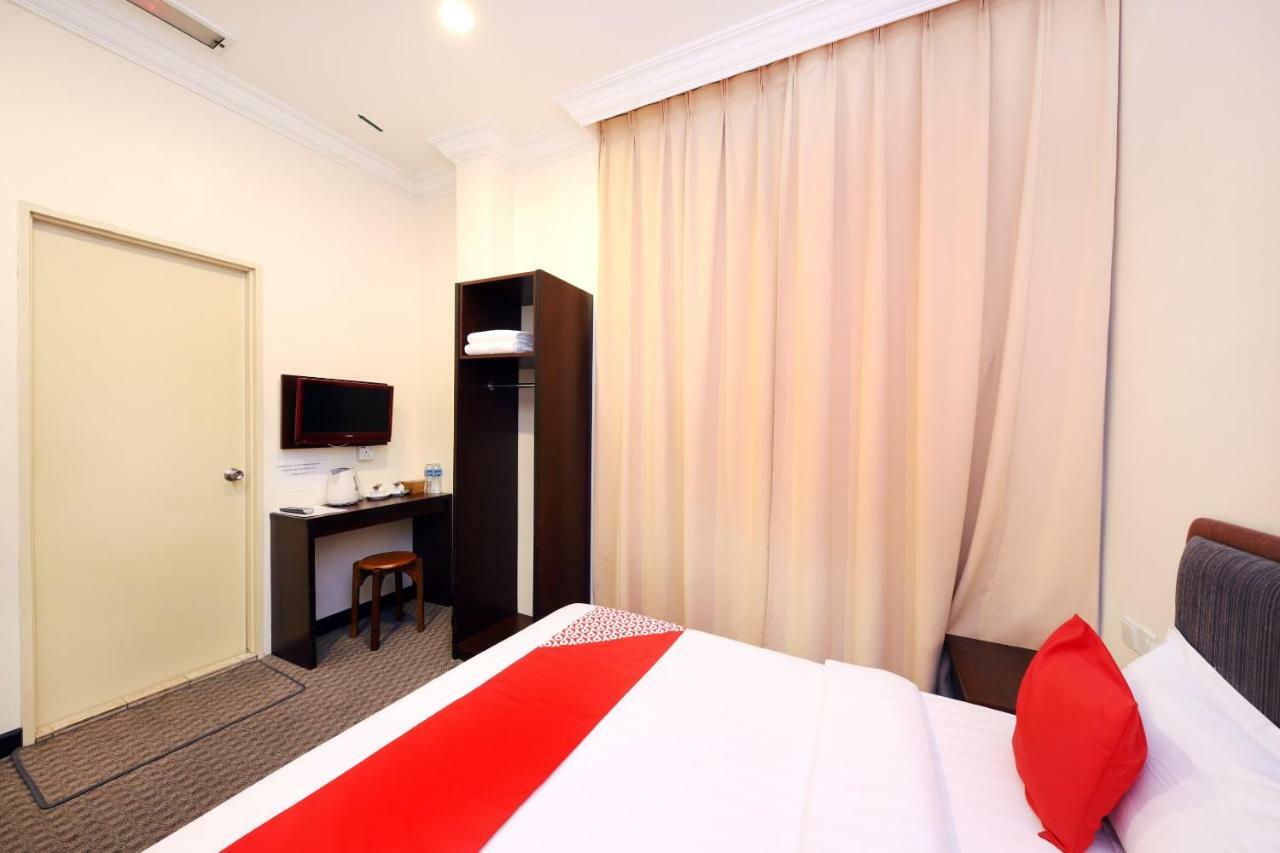 Oyo 750 Comfort Hotel Kota Kinabalu Buitenkant foto