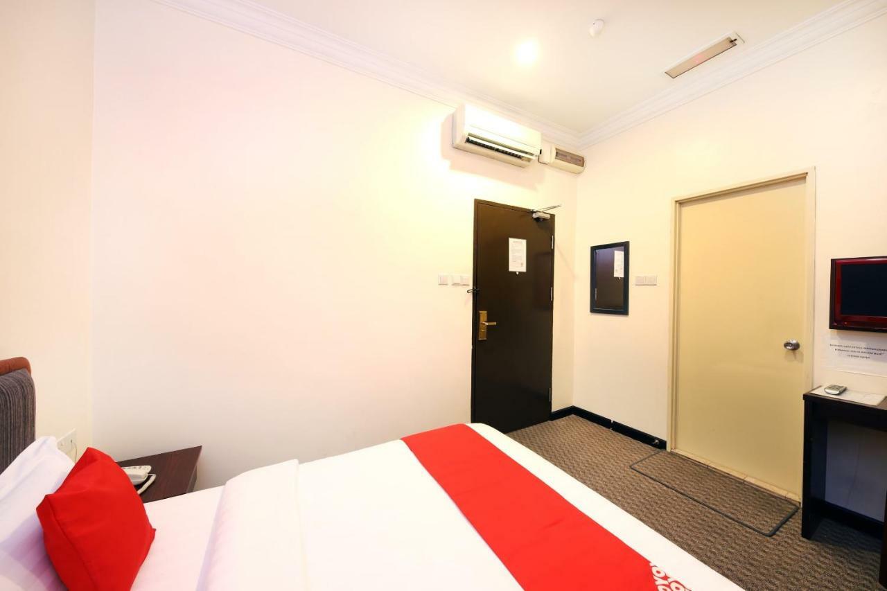 Oyo 750 Comfort Hotel Kota Kinabalu Buitenkant foto