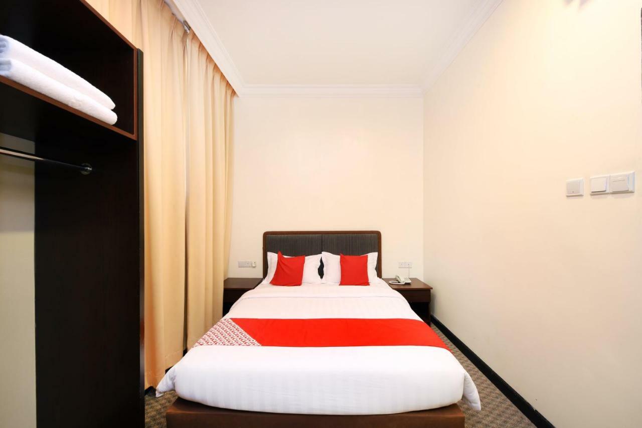 Oyo 750 Comfort Hotel Kota Kinabalu Buitenkant foto