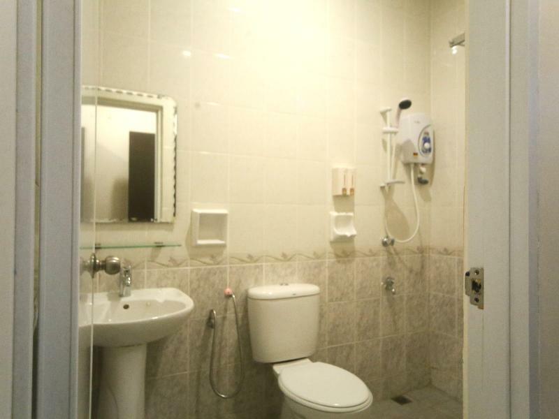 Oyo 750 Comfort Hotel Kota Kinabalu Buitenkant foto