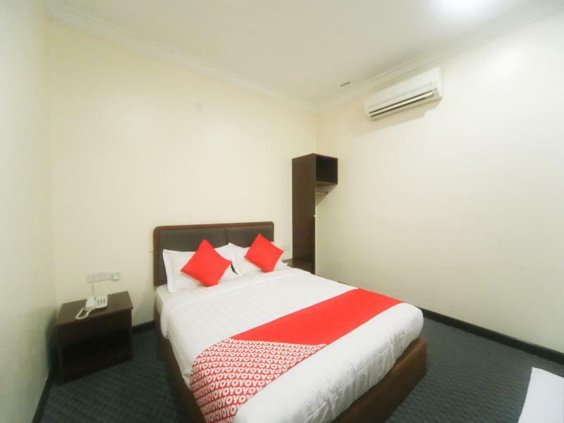 Oyo 750 Comfort Hotel Kota Kinabalu Buitenkant foto