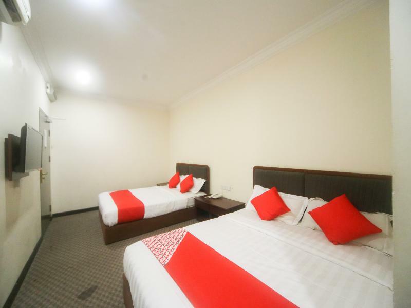 Oyo 750 Comfort Hotel Kota Kinabalu Buitenkant foto