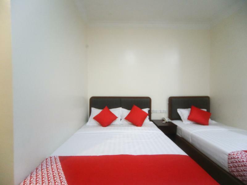 Oyo 750 Comfort Hotel Kota Kinabalu Buitenkant foto