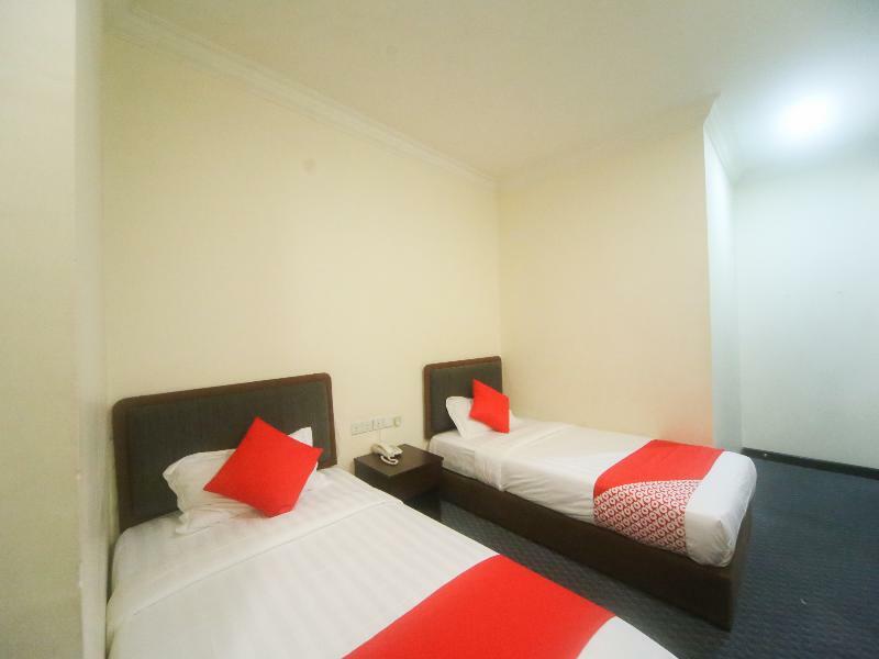 Oyo 750 Comfort Hotel Kota Kinabalu Buitenkant foto