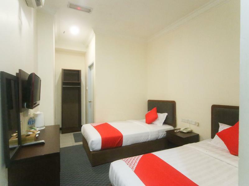 Oyo 750 Comfort Hotel Kota Kinabalu Buitenkant foto