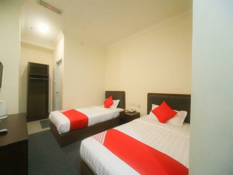 Oyo 750 Comfort Hotel Kota Kinabalu Buitenkant foto