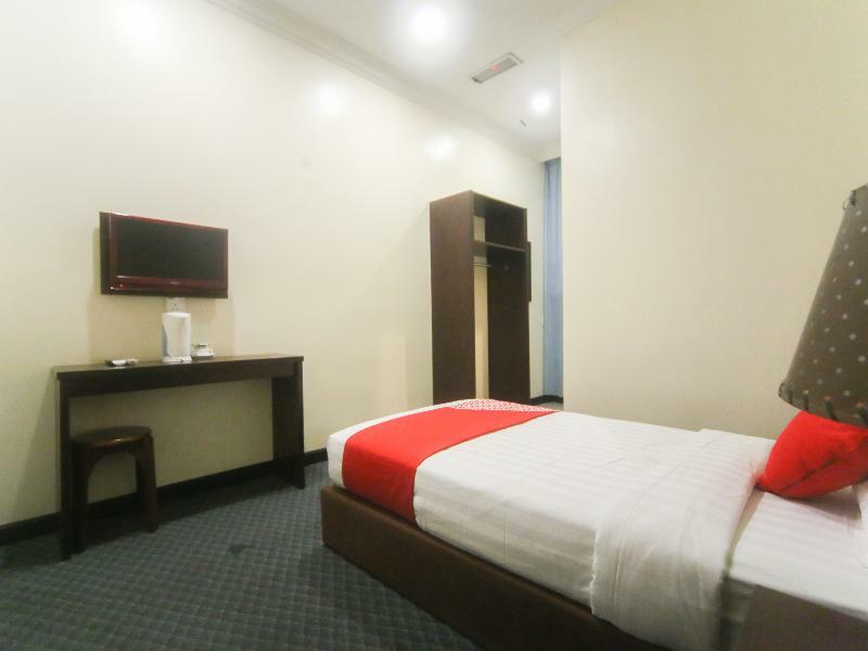 Oyo 750 Comfort Hotel Kota Kinabalu Buitenkant foto