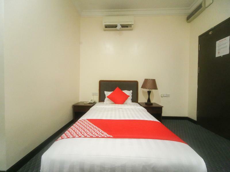 Oyo 750 Comfort Hotel Kota Kinabalu Buitenkant foto